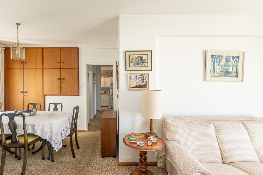 2 Bedroom Property for Sale in Sea Point Western Cape